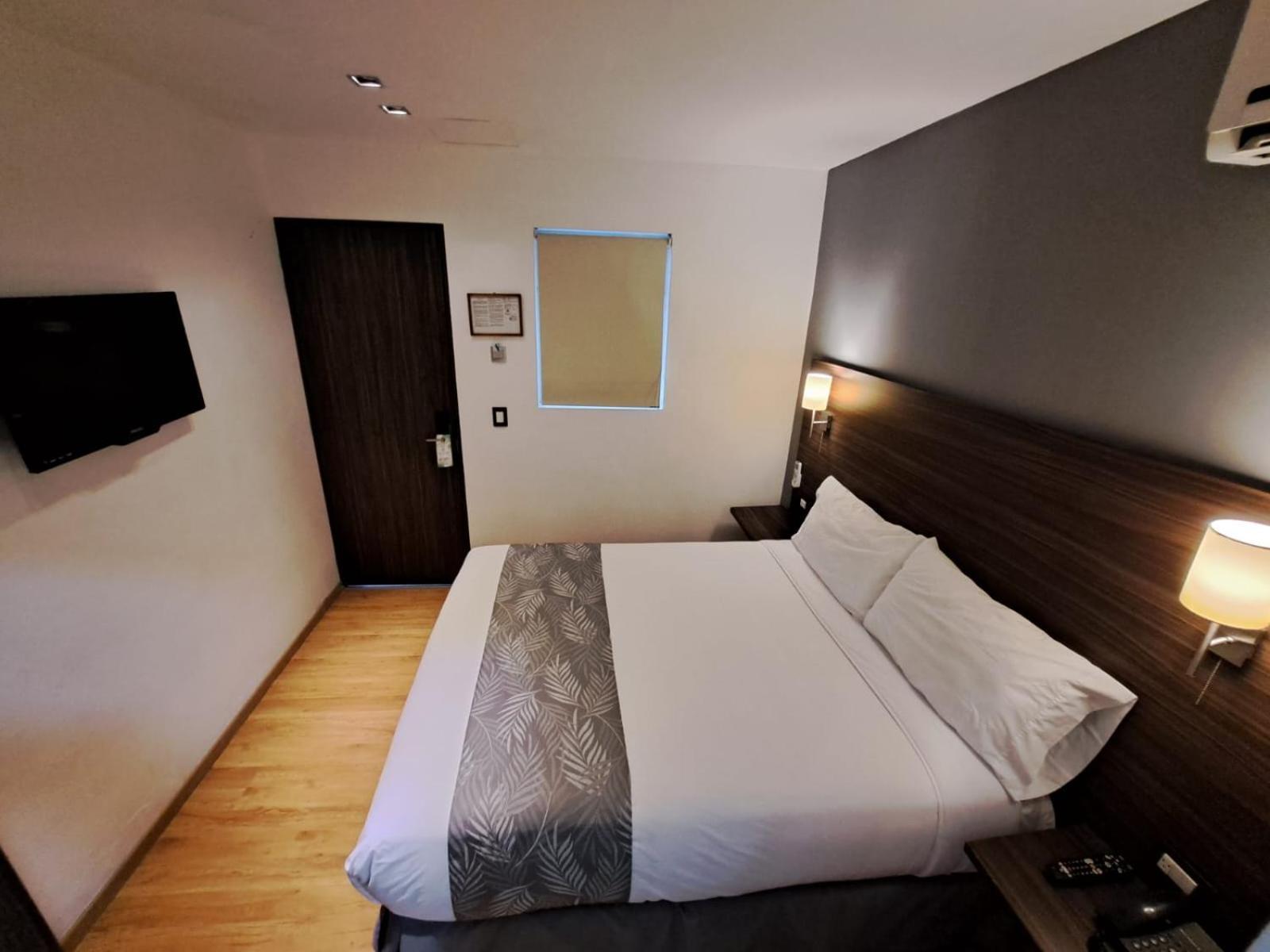 El Hotel Business Class - Zamora Centro エクステリア 写真