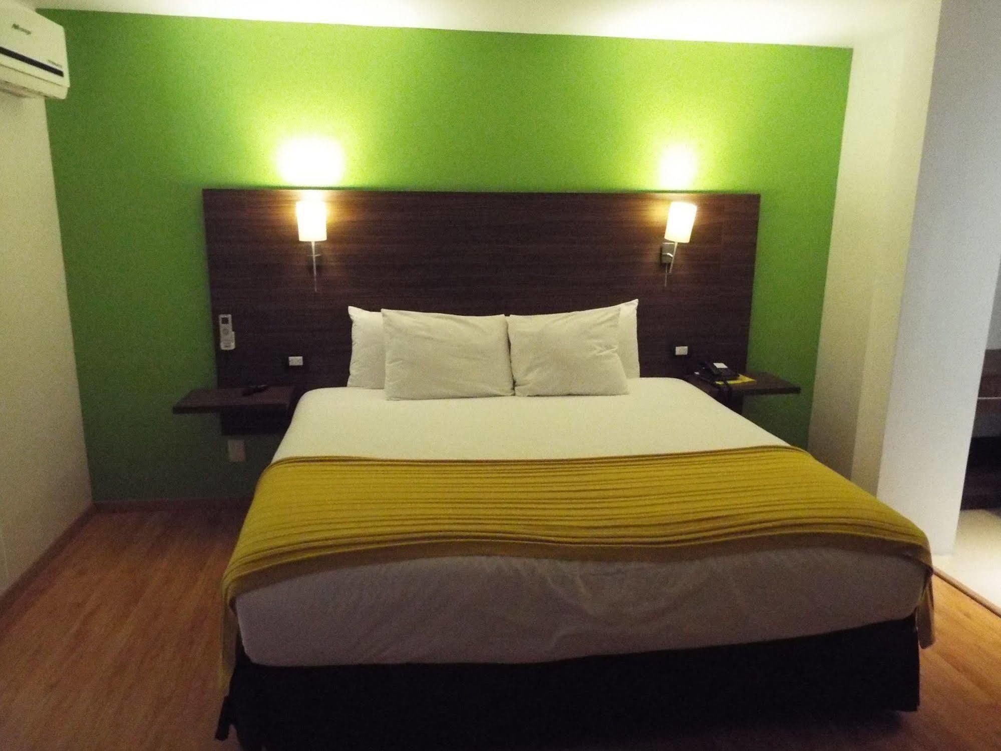 El Hotel Business Class - Zamora Centro エクステリア 写真