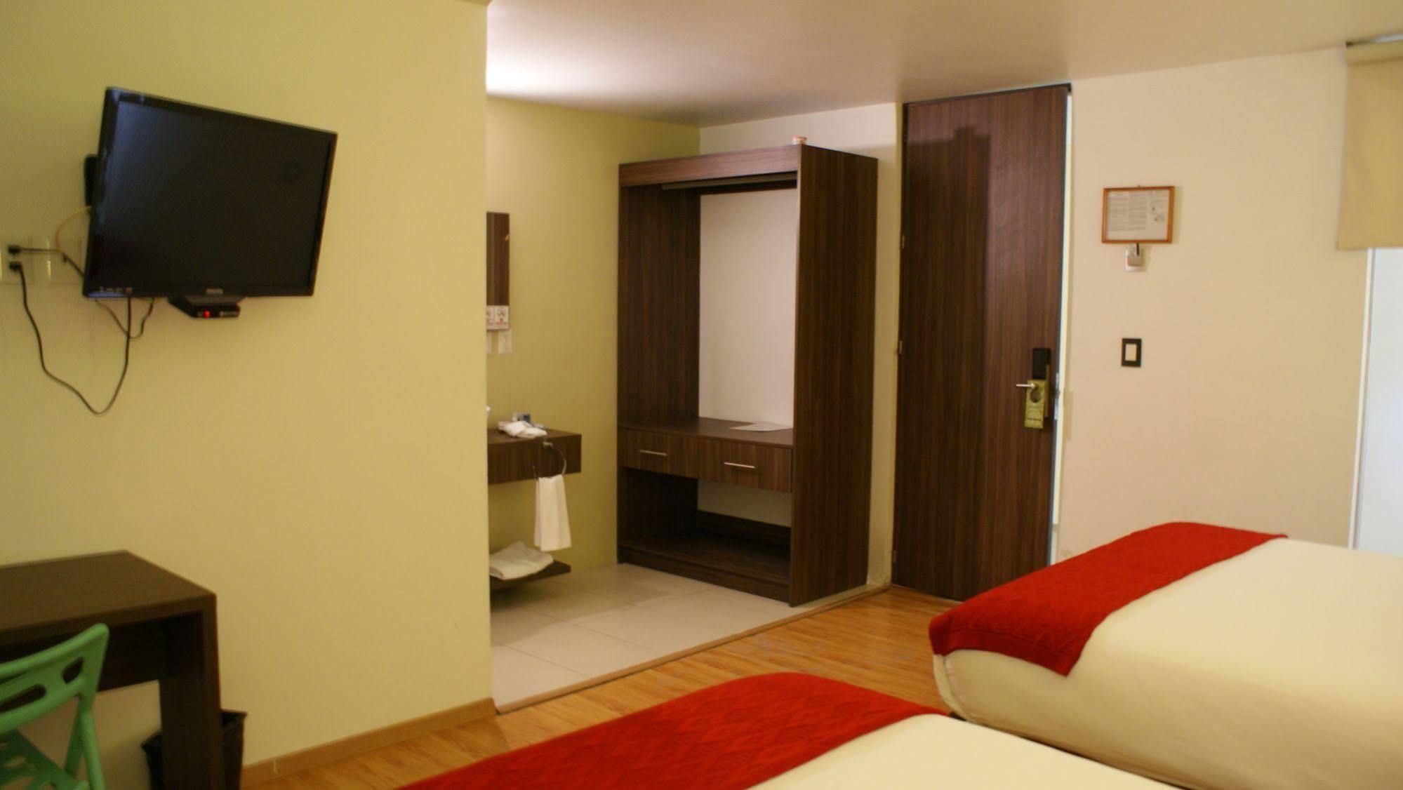 El Hotel Business Class - Zamora Centro エクステリア 写真